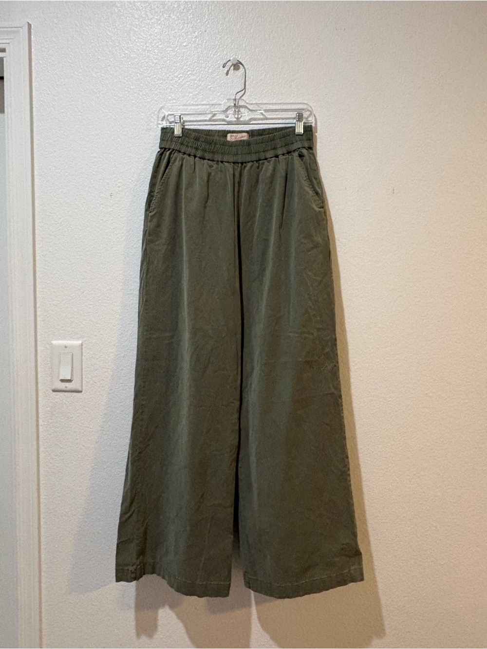 Marine Layer small Pull on Lyocell Women's Wide-Leg Chinos in Olive